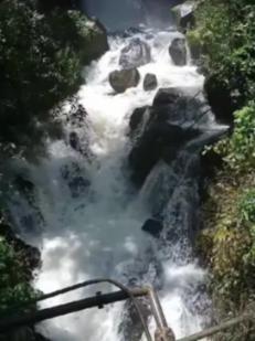 逃离遗弃的建筑4